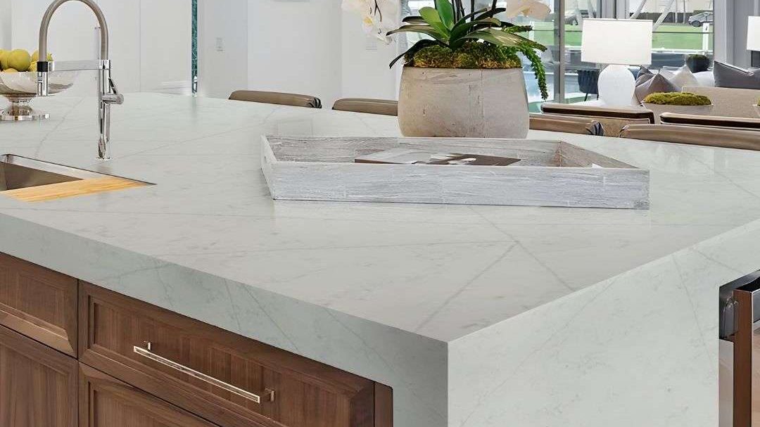 Calacatta Liner White
